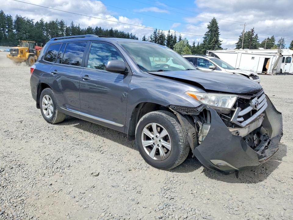 Photo 4 from auction – 2011 TOYOTA HIGHLANDER with VIN 5TDBK3EH8BS082224