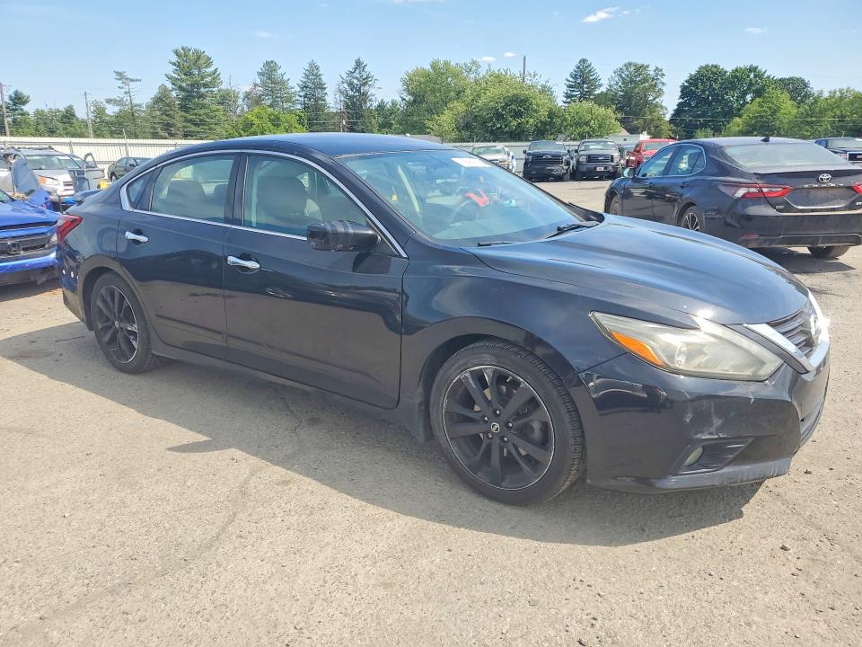 Photo 4 from auction – 2017 NISSAN ALTIMA with VIN 1N4AL3AP4HC173898