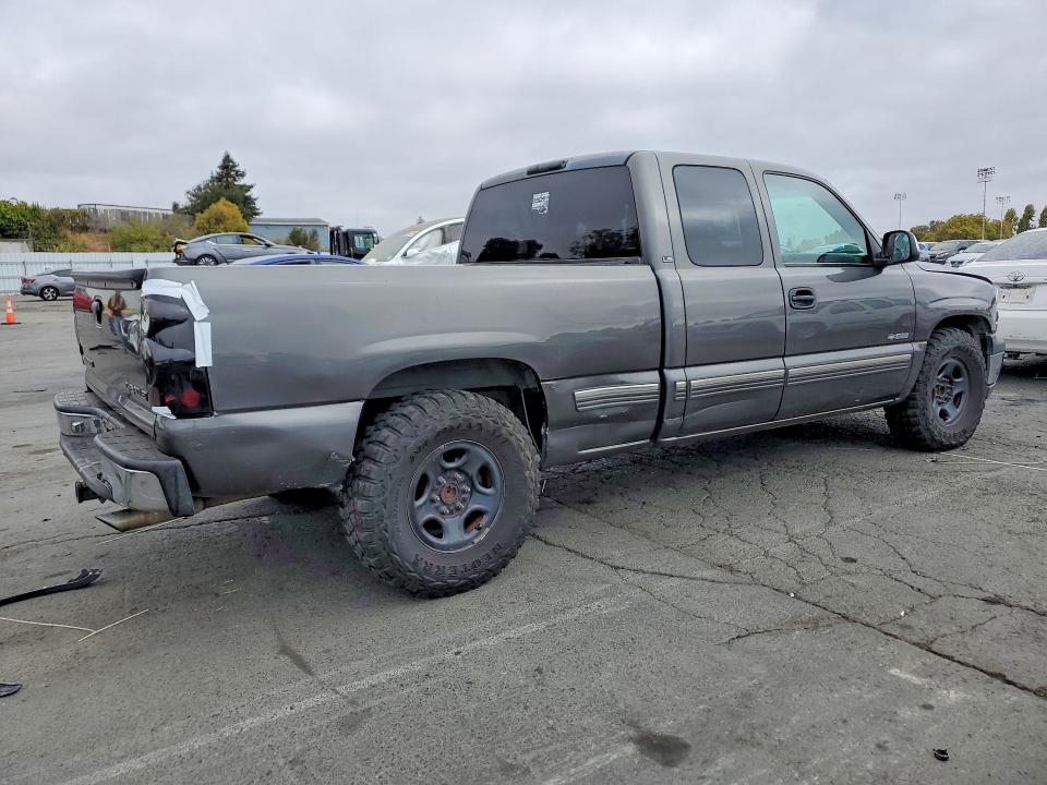 Photo 3 from auction – 2001 CHEVROLET SILVERADO with VIN 1GCEC19T41Z177485