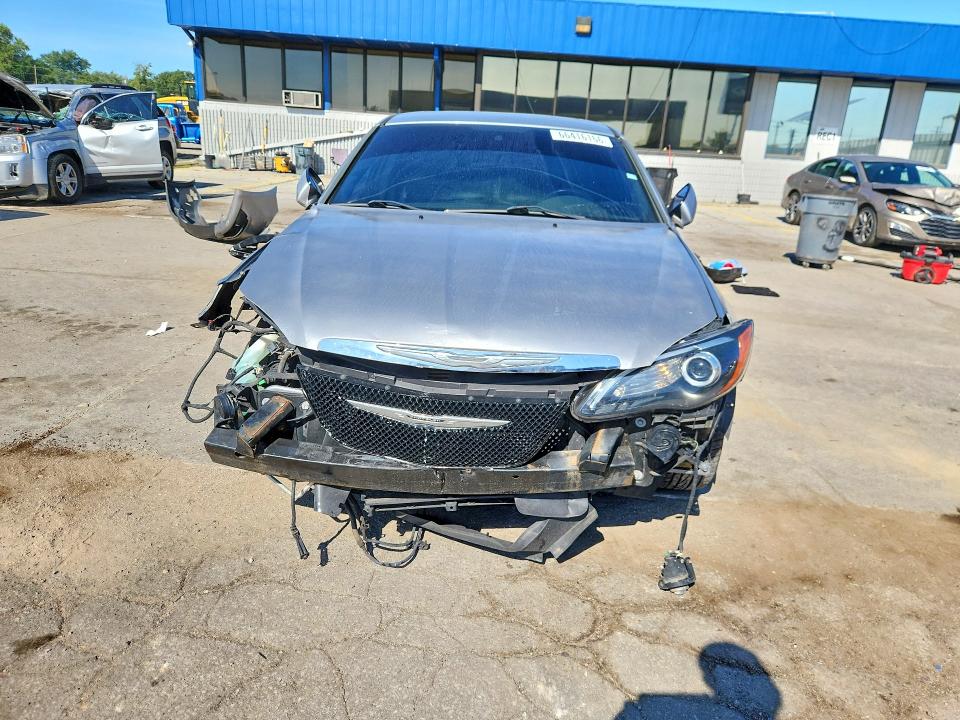 Photo 5 from auction – 2014 CHRYSLER 200 with VIN 1C3CCBCG7EN183470