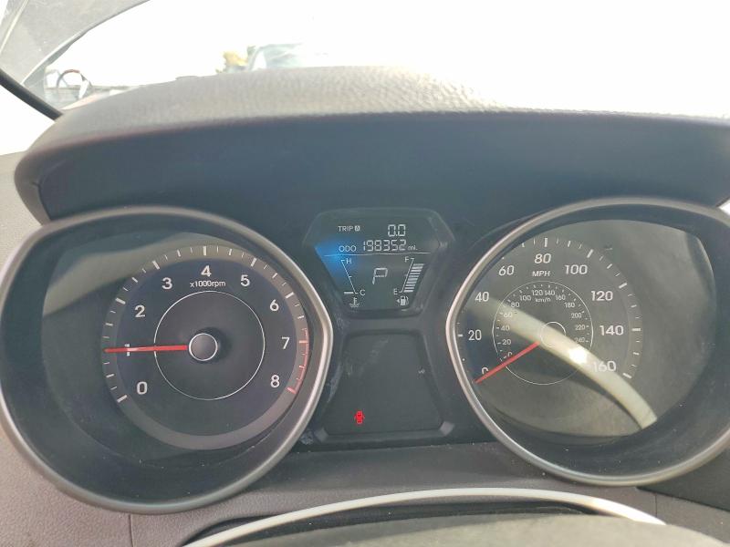 Photo 9 from auction – 2012 HYUNDAI ELANTRA with VIN 5NPDH4AE3CH068439