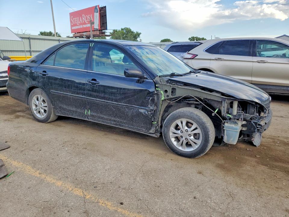 Photo 4 from auction – 2004 TOYOTA CAMRY with VIN 4T1BF30K54U074311