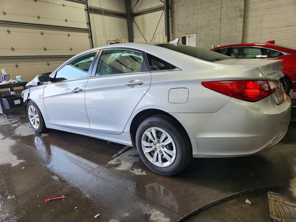 Photo 2 from auction – 2011 HYUNDAI SONATA with VIN 5NPEB4AC4BH272430