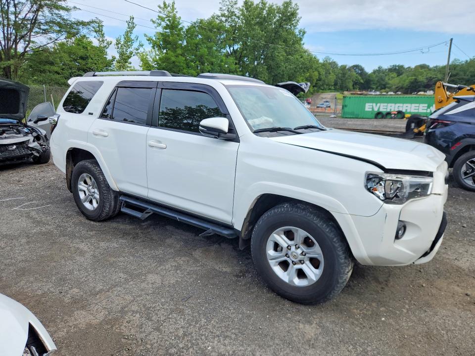 Photo 4 from auction – 2024 TOYOTA 4RUNNER with VIN JTEFU5JR6R5311808