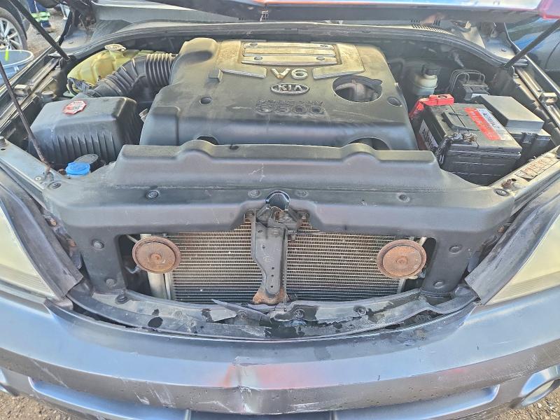 Photo 12 from auction – 2004 KIA SORENTO with VIN KNDJC733045265469