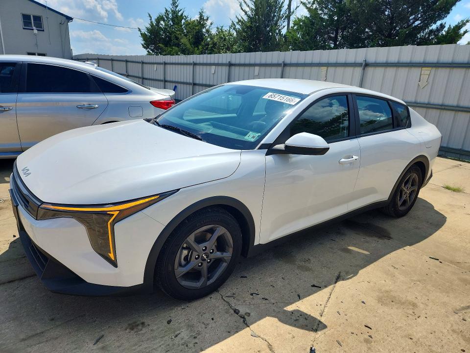 KIA K4 2025 with VIN 3KPFT4DE8SE025916 - Photo from auction