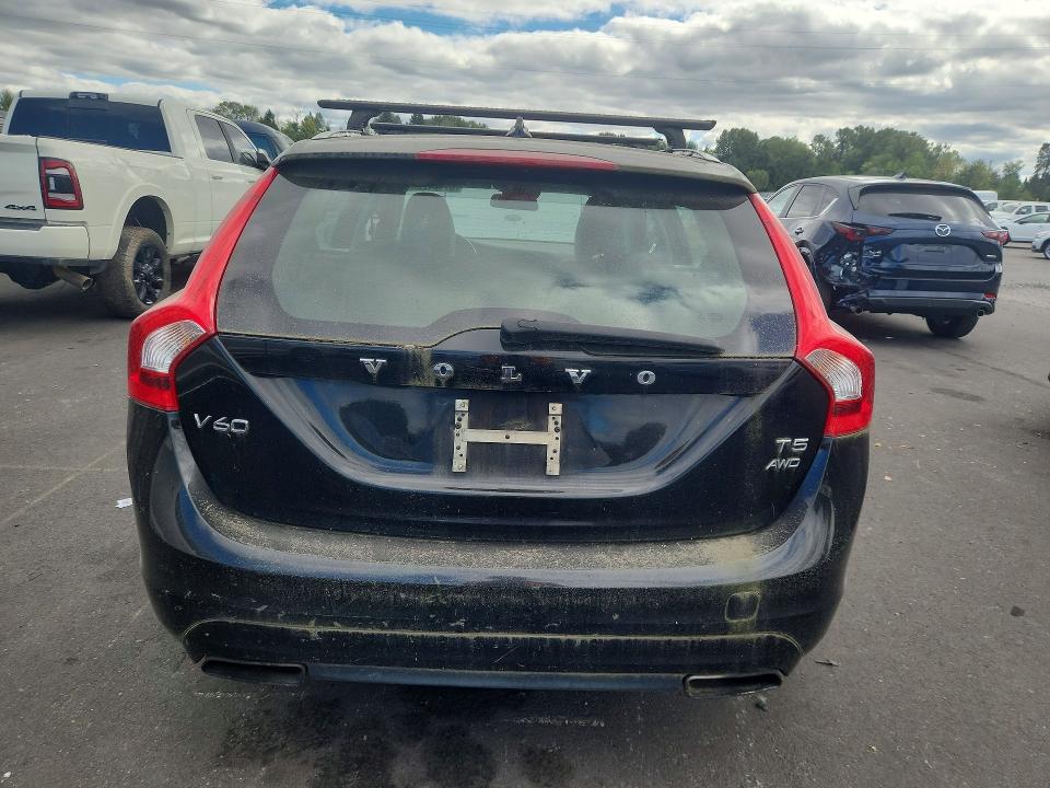 Photo 6 from auction – 2015 VOLVO V60 with VIN YV1612SB9F1202009