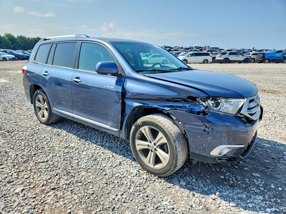 Photo 4 from auction – 2011 TOYOTA HIGHLANDER with VIN 5TDYK3EHXBS044567
