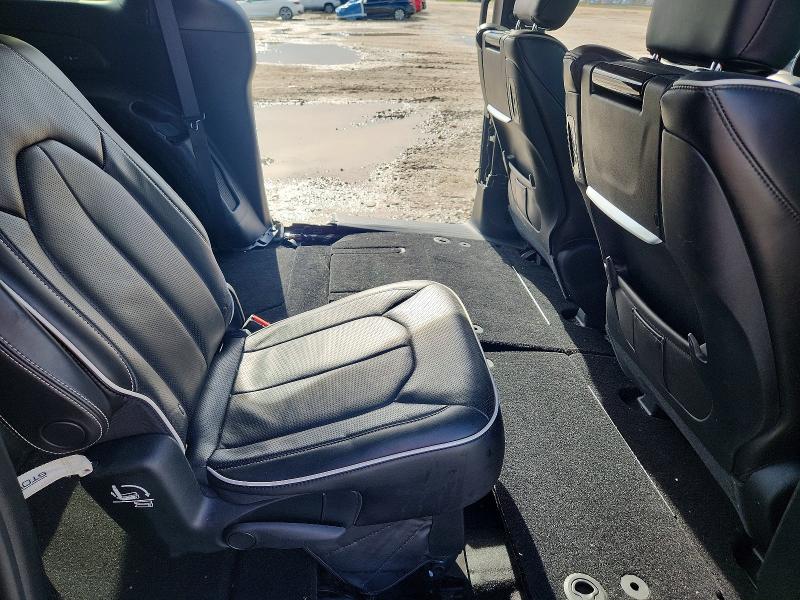 Фото 11 с аукциона – 2018 CHRYSLER PACIFICA с VIN 2C4RC1GG1JR259871
