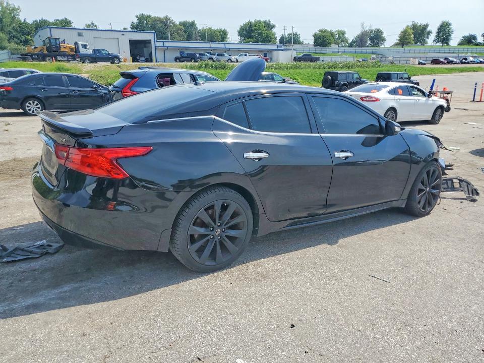 Photo 3 from auction – 2017 NISSAN MAXIMA with VIN 1N4AA6AP9HC447393