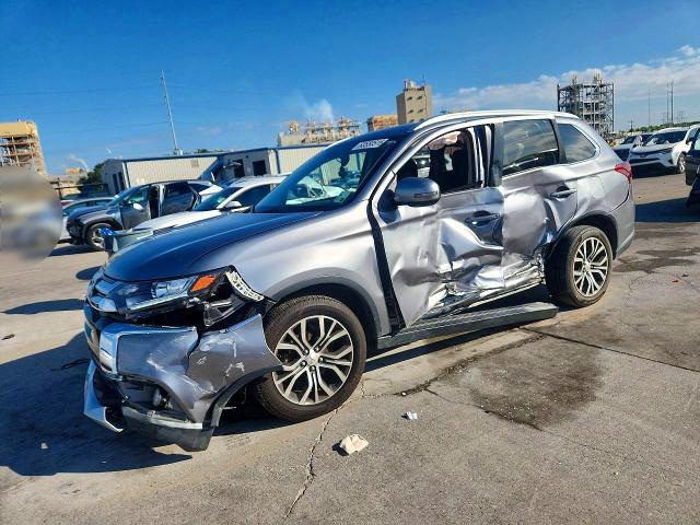 MITSUBISHI OUTLANDER 2018 with VIN JA4AD3A39JZ008740 - Photo from auction