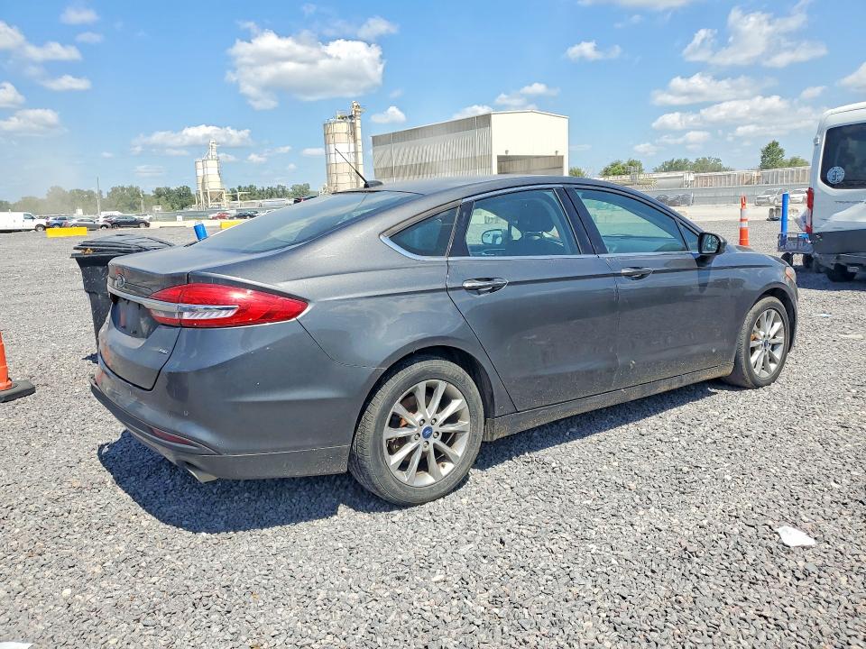 Фото 3 с аукциона – 2017 FORD FUSION с VIN 3FA6P0H77HR370452
