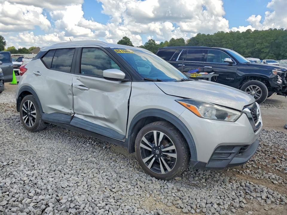 Photo 4 from auction – 2018 NISSAN KICKS with VIN 3N1CP5CU4JL519595