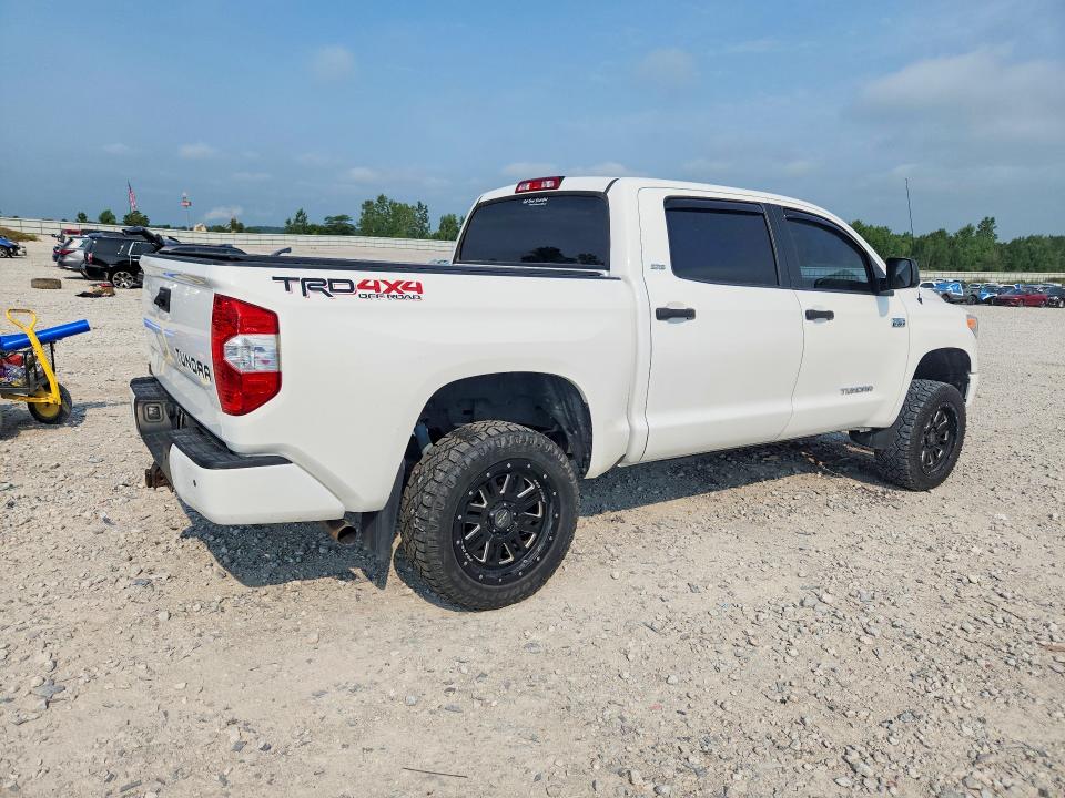 Photo 3 from auction – 2017 TOYOTA TUNDRA with VIN 5TFDY5F17HX637381