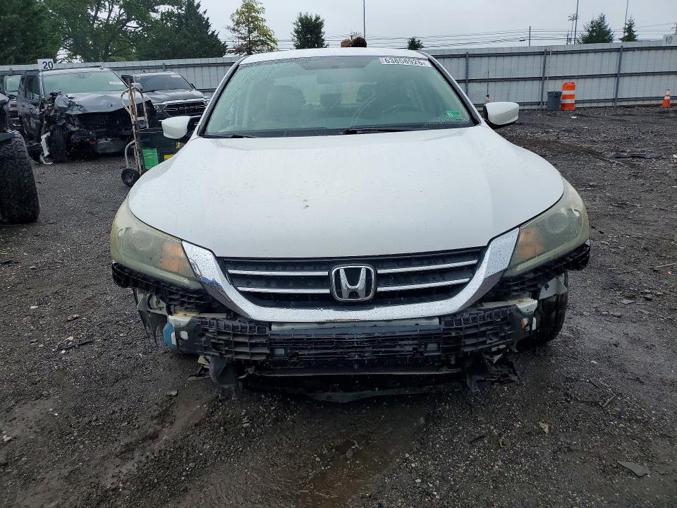 Photo 5 from auction – 2015 HONDA ACCORD with VIN 1HGCR2F30FA166703