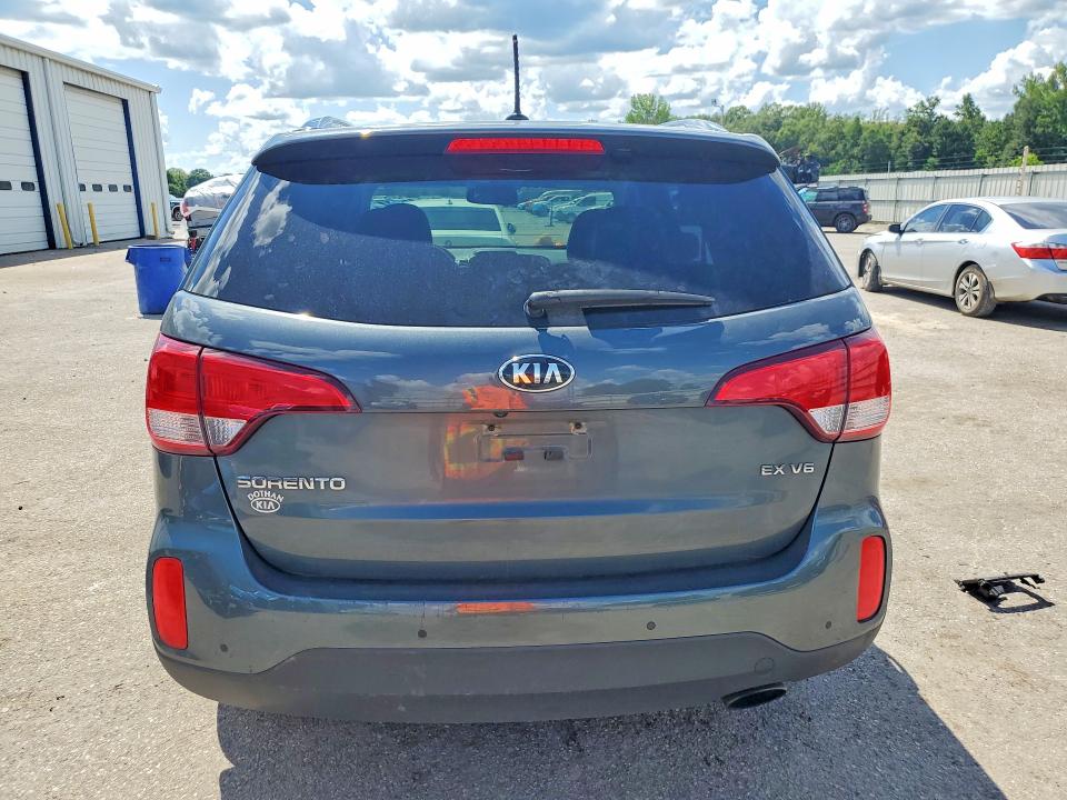 Photo 6 from auction – 2015 KIA SORENTO with VIN 5XYKU4A77FG574632