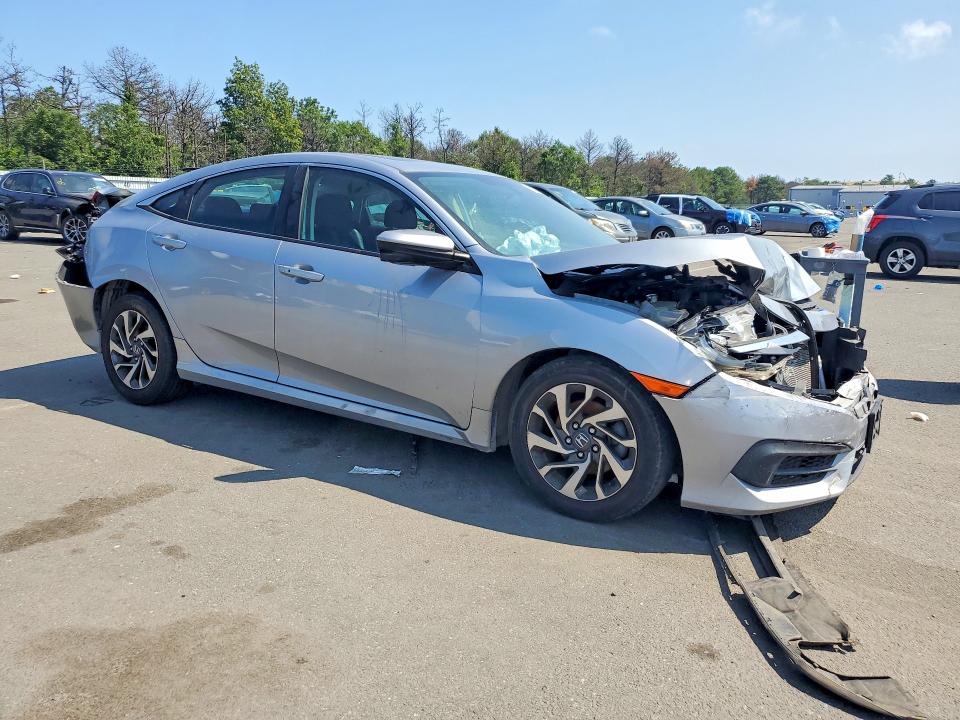 Photo 4 from auction – 2018 HONDA CIVIC with VIN 2HGFC2F75JH577865