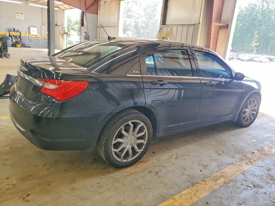 Снимка 3 от търг – 2012 CHRYSLER 200 с VIN 1C3CCBAB3CN138935