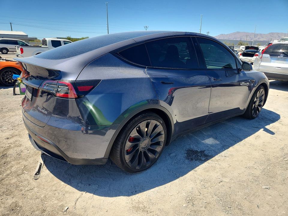 Photo 3 from auction – 2022 TESLA MODEL Y with VIN 7SAYGDEF3NF391899