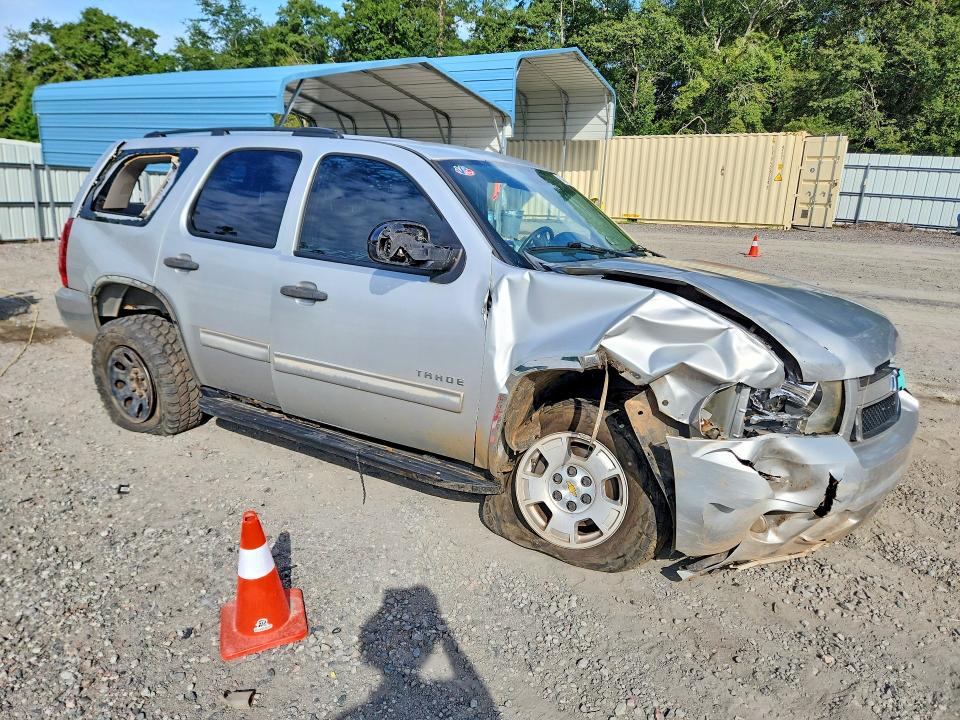 Photo 4 from auction – 2010 CHEVROLET TAHOE with VIN 1GNUKAE0XAR229526