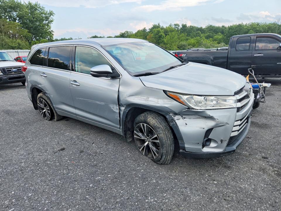 Photo 4 from auction – 2018 TOYOTA HIGHLANDER with VIN 5TDBZRFH1JS858768