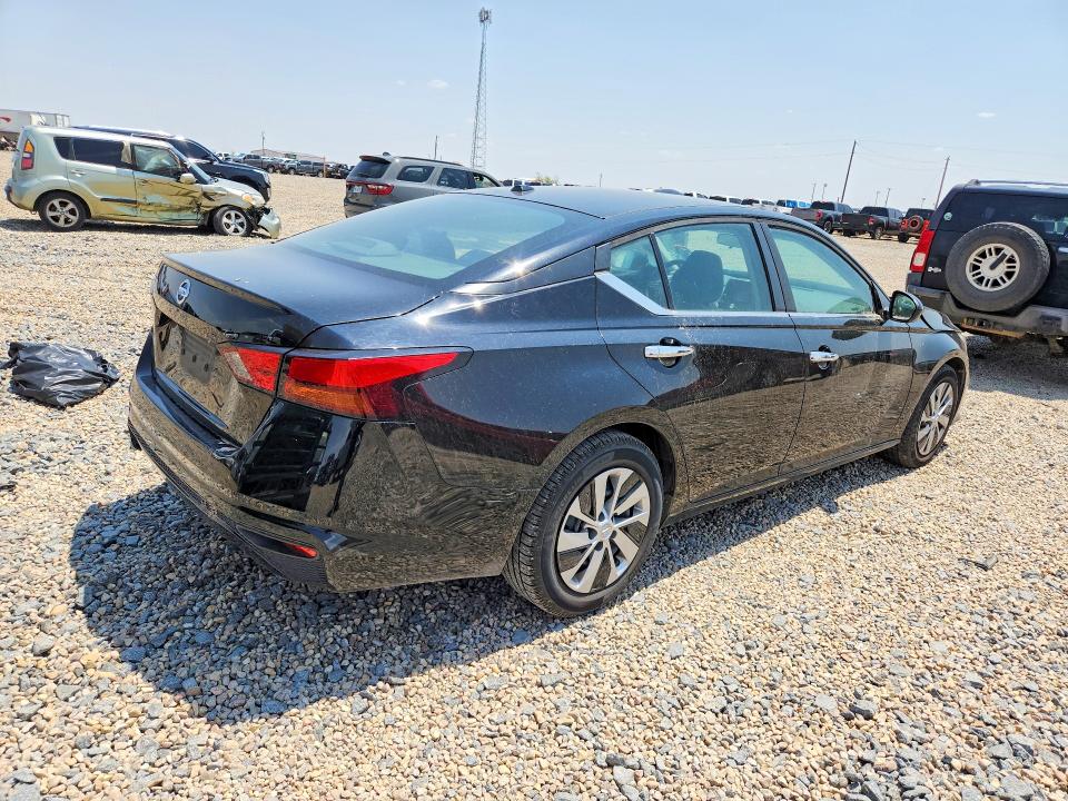 Photo 3 from auction – 2020 NISSAN ALTIMA with VIN 1N4BL4BV8LC132402