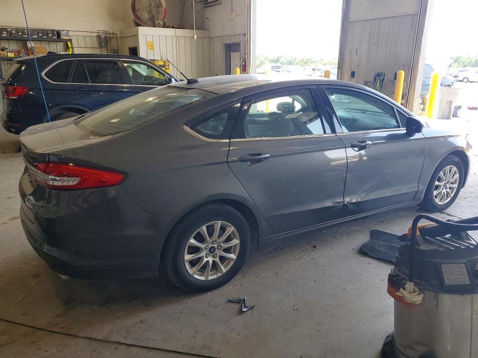 Photo 3 from auction – 2018 FORD FUSION with VIN 3FA6P0G79JR182362
