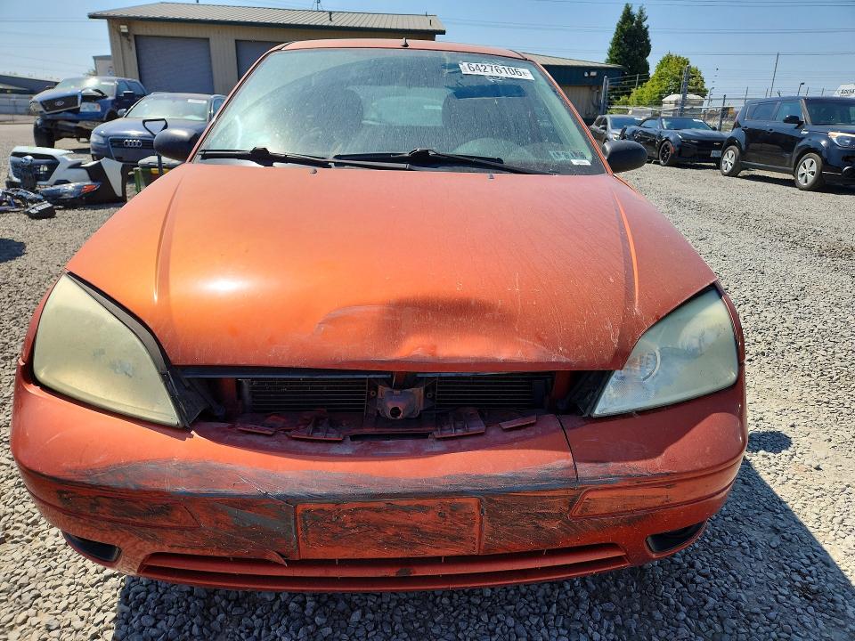 Photo 5 from auction – 2005 FORD FOCUS with VIN 3FAFP37N55R103002