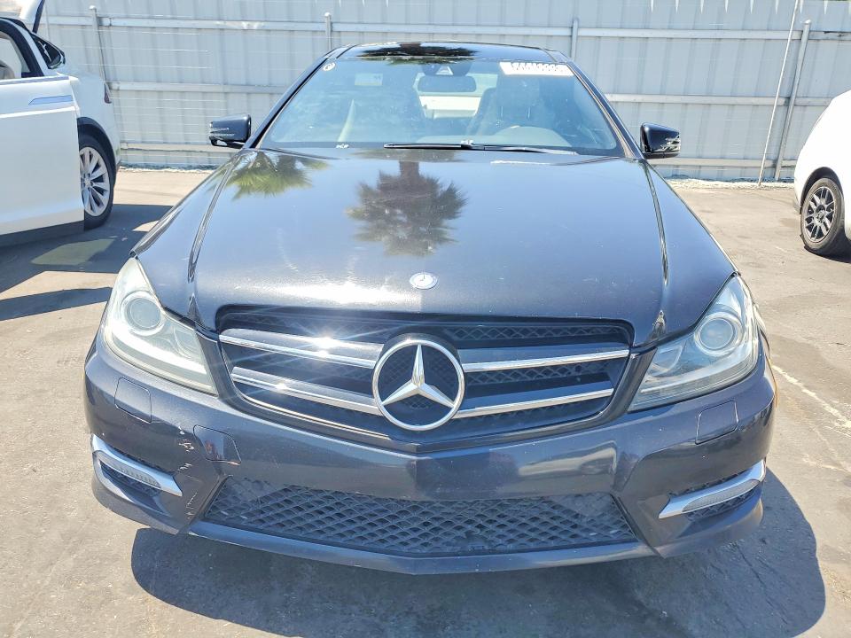 Photo 5 from auction – 2012 MERCEDES-BENZ C with VIN WDDGJ4HB9CF932455