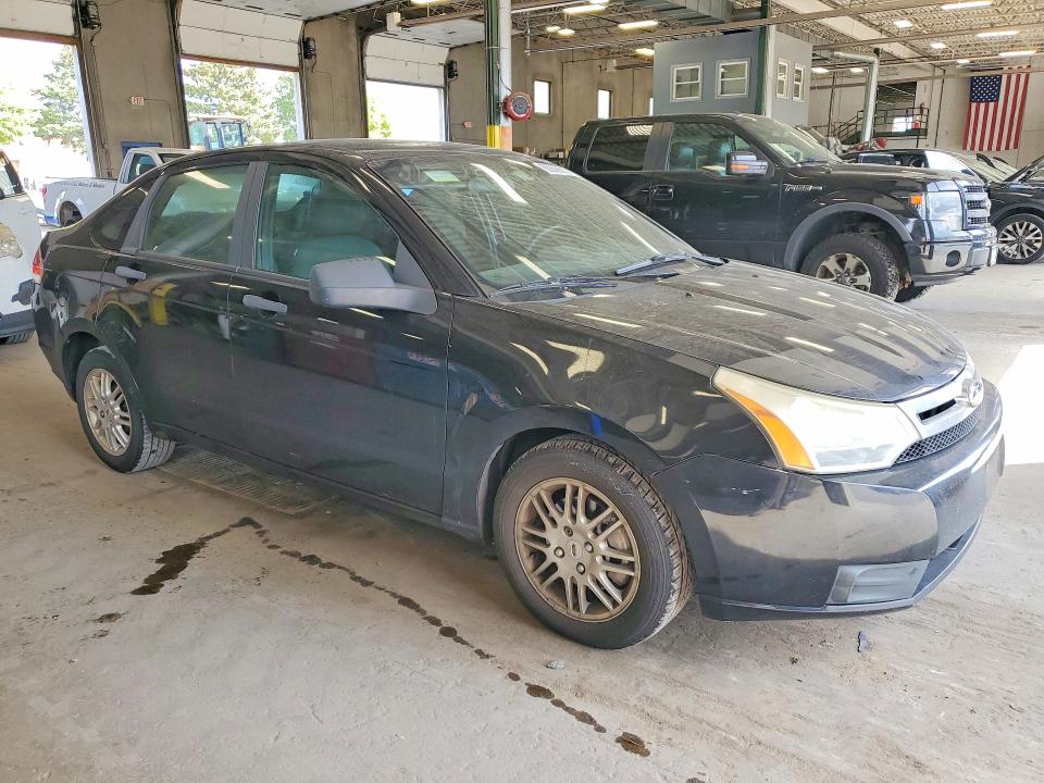 Zdjęcie 4 z aukcji – 2010 FORD FOCUS z VIN 1FAHP3FN0AW248658