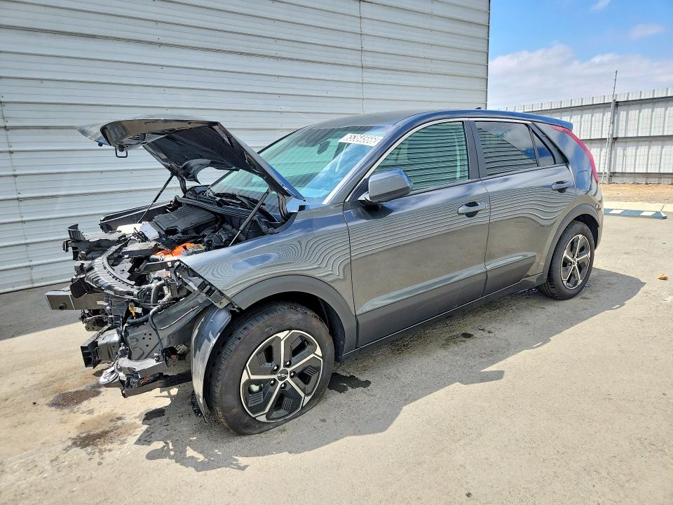 KIA NIRO 2026 with VIN KNDCP3LE8T5330137 - Photo from auction