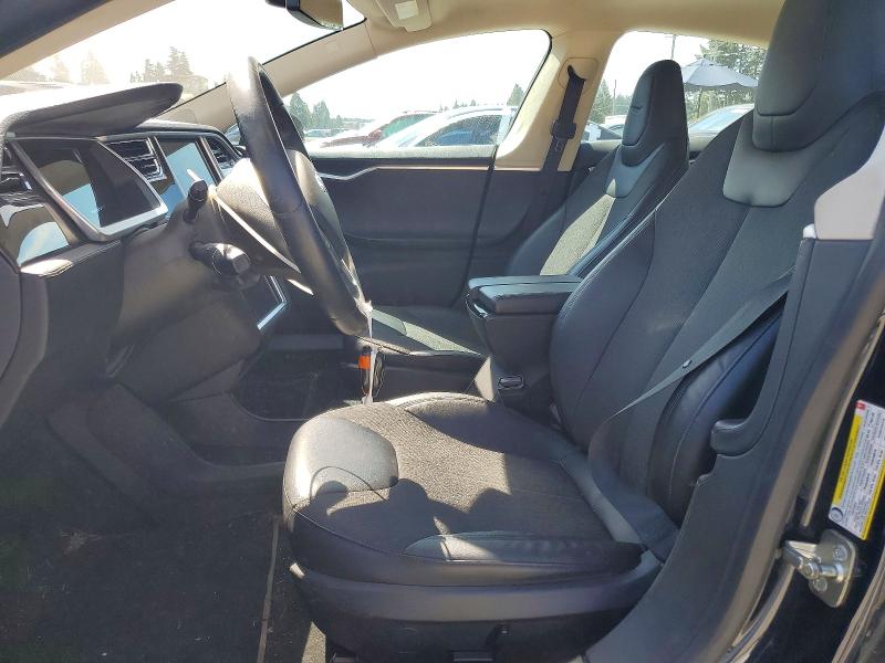 Photo 7 from auction – 2013 TESLA MODEL S with VIN 5YJSA1CG5DFP03556