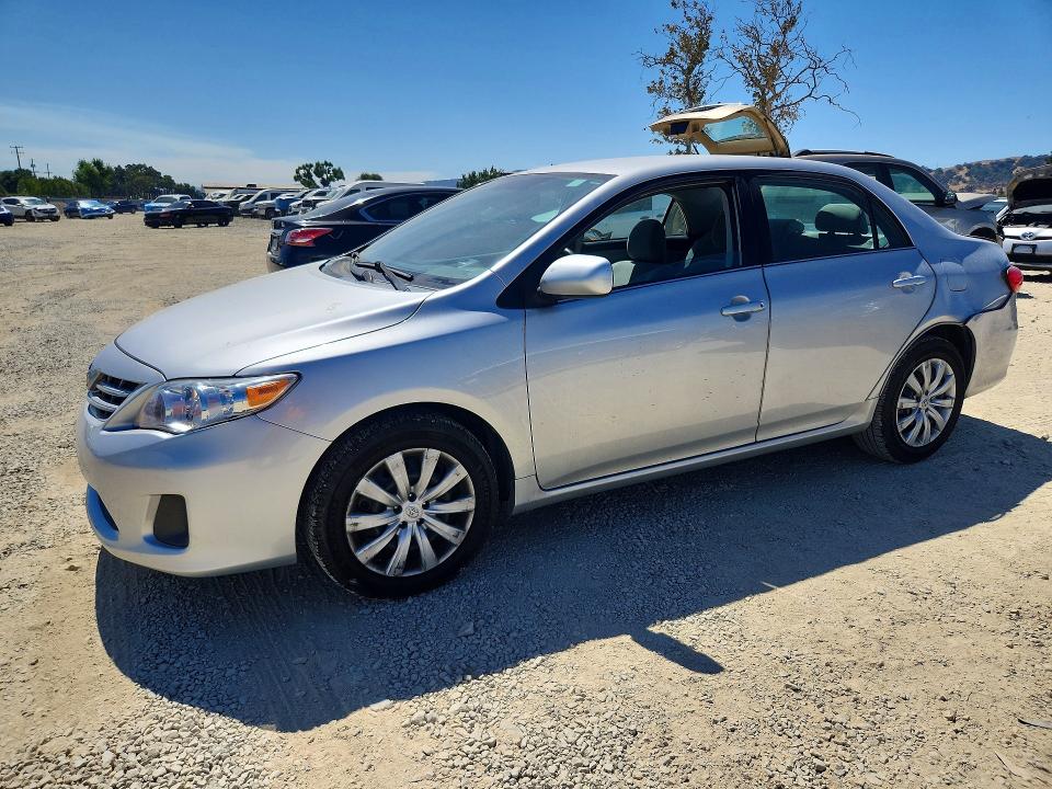 TOYOTA COROLLA 2013 مع رقم تعريف المركبة 2T1BU4EE2DC946234 - صورة من المزاد