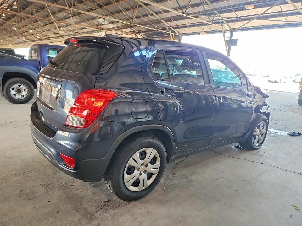 Photo 3 from auction – 2019 CHEVROLET TRAX with VIN 3GNCJKSB4KL176390