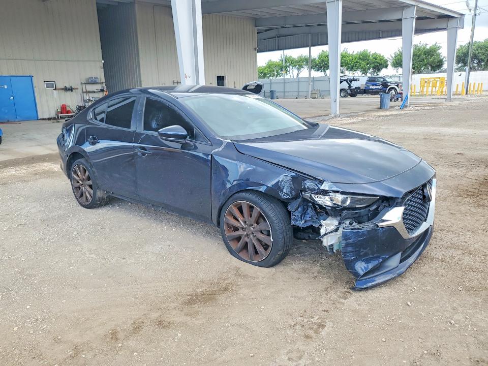 Photo 4 from auction – 2021 MAZDA 3 with VIN JM1BPABLXM1338264