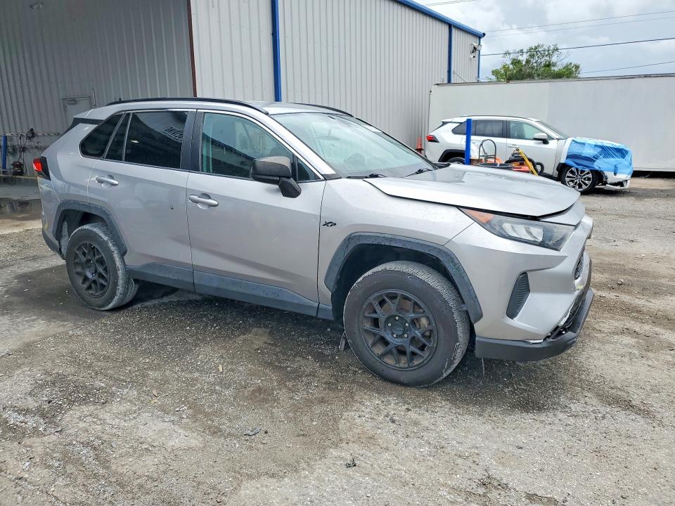 Photo 4 from auction – 2021 TOYOTA RAV4 with VIN 2T3H1RFV6MC151337