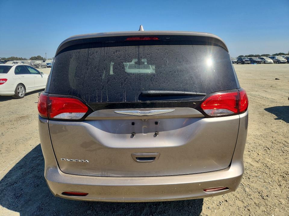 Photo 6 from auction – 2017 CHRYSLER PACIFICA with VIN 2C4RC1DG1HR587578