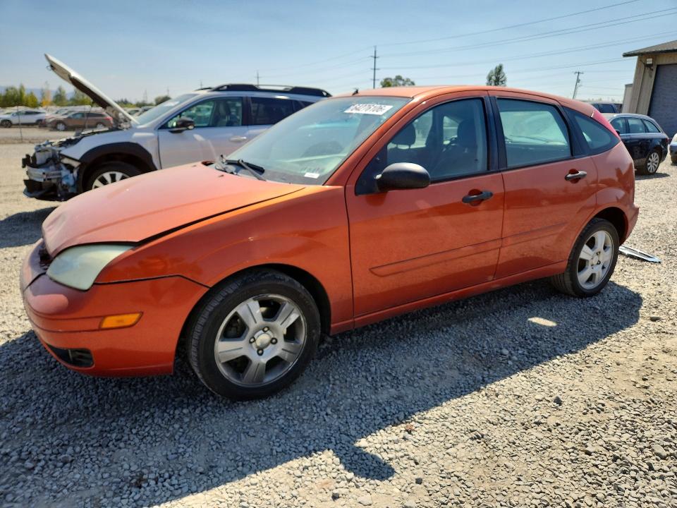 FORD FOCUS 2005 with VIN 3FAFP37N55R103002 - Photo from auction
