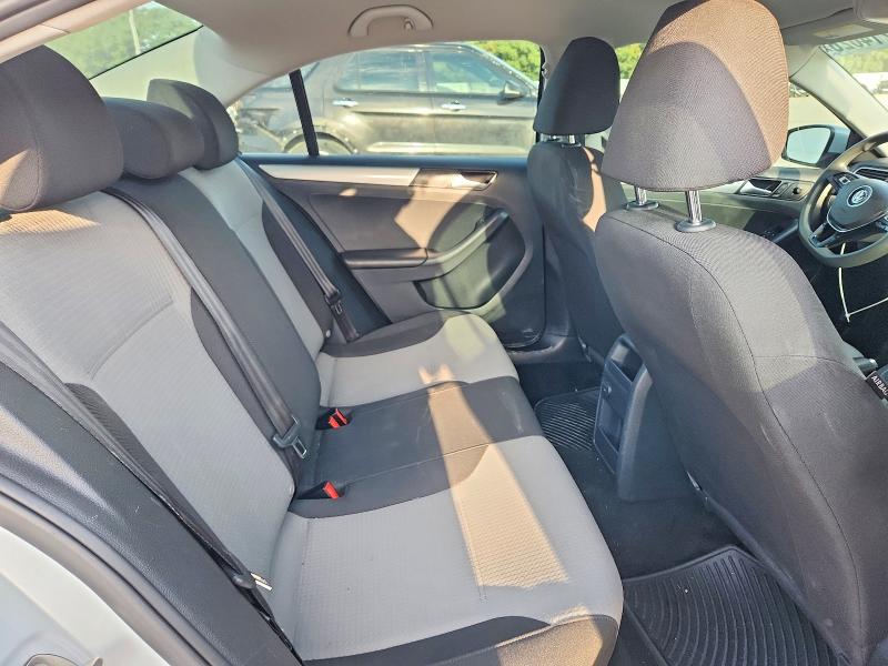 Photo 10 from auction – 2017 VOLKSWAGEN JETTA with VIN 3VW2B7AJ9HM341535