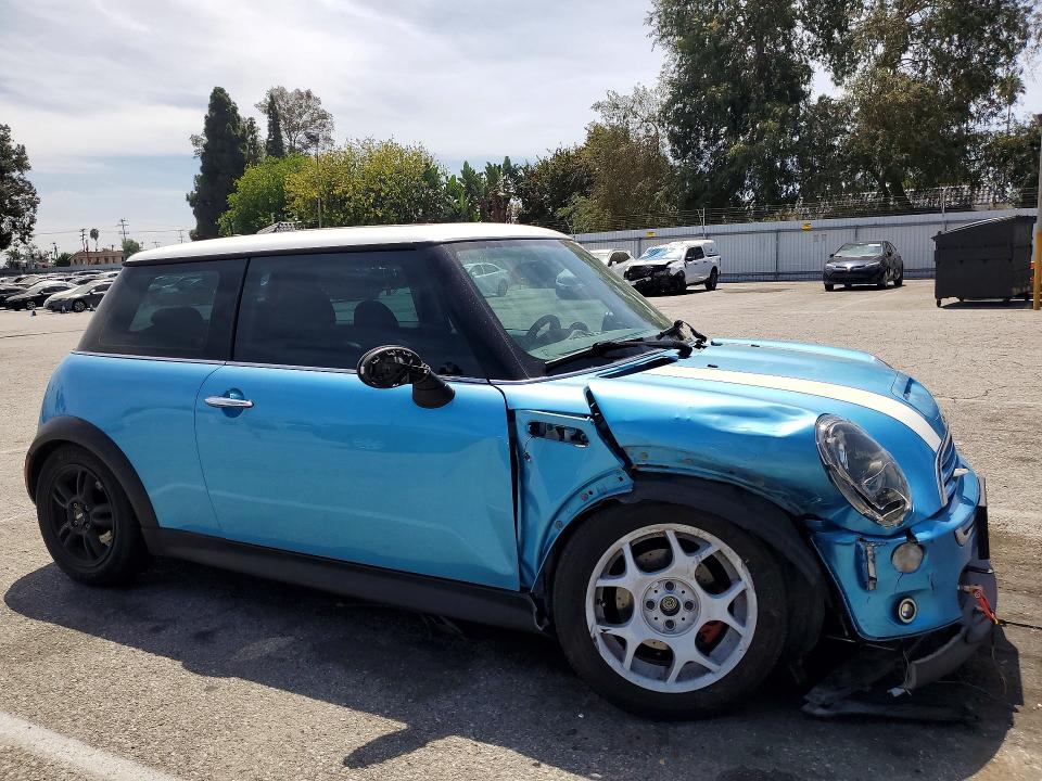 Photo 4 from auction – 2005 MINI COOPER with VIN WMWRE33435TD94589