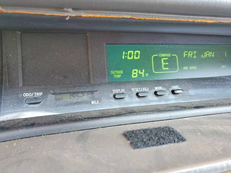 Photo 9 from auction – 2000 TOYOTA AVALON with VIN 4T1BF28B0YU096169