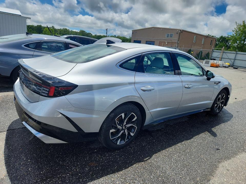 Photo 3 from auction – 2025 HYUNDAI SONATA with VIN KMHL64JA8SA511488