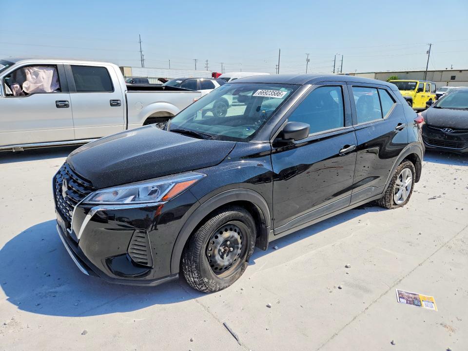 2024 NISSAN KICKS