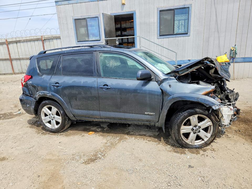 Photo 4 from auction – 2006 TOYOTA RAV4 with VIN JTMBD32V966010216