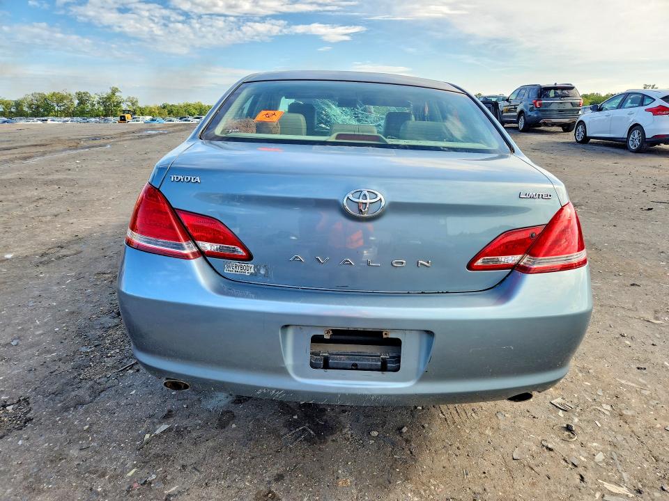 Photo 6 from auction – 2005 TOYOTA AVALON with VIN 4T1BK36B95U019445