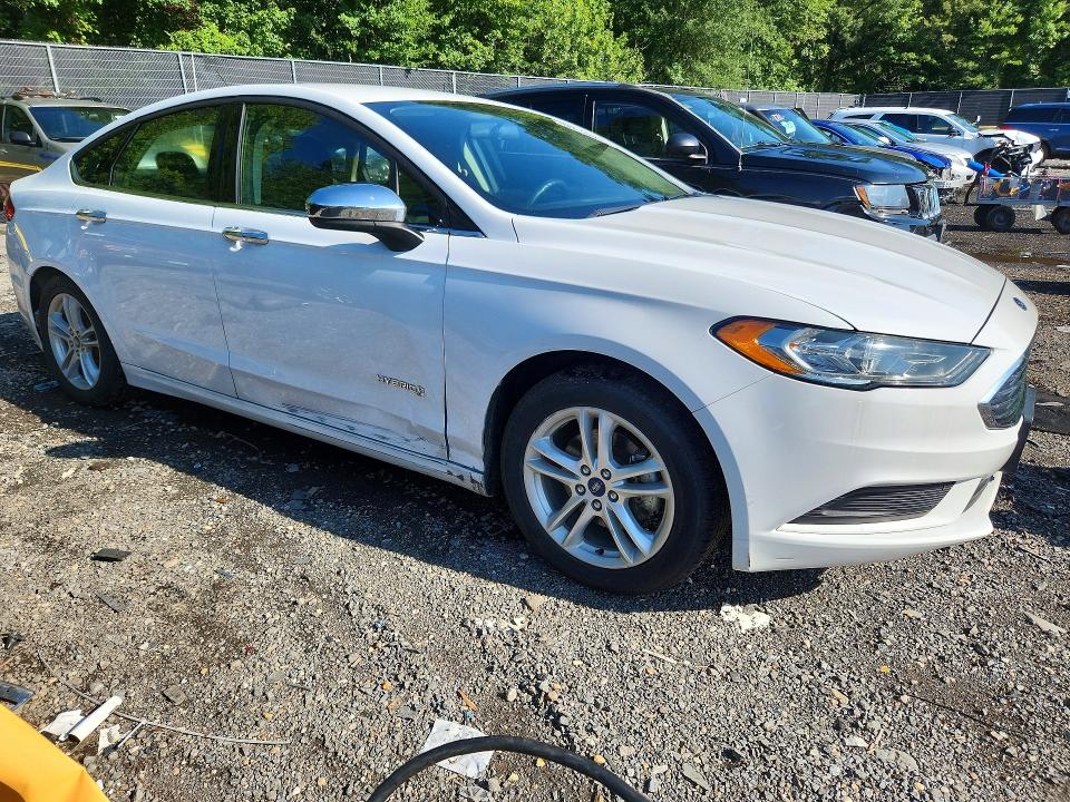 Photo 4 from auction – 2018 FORD FUSION with VIN 3FA6P0LU3JR153404