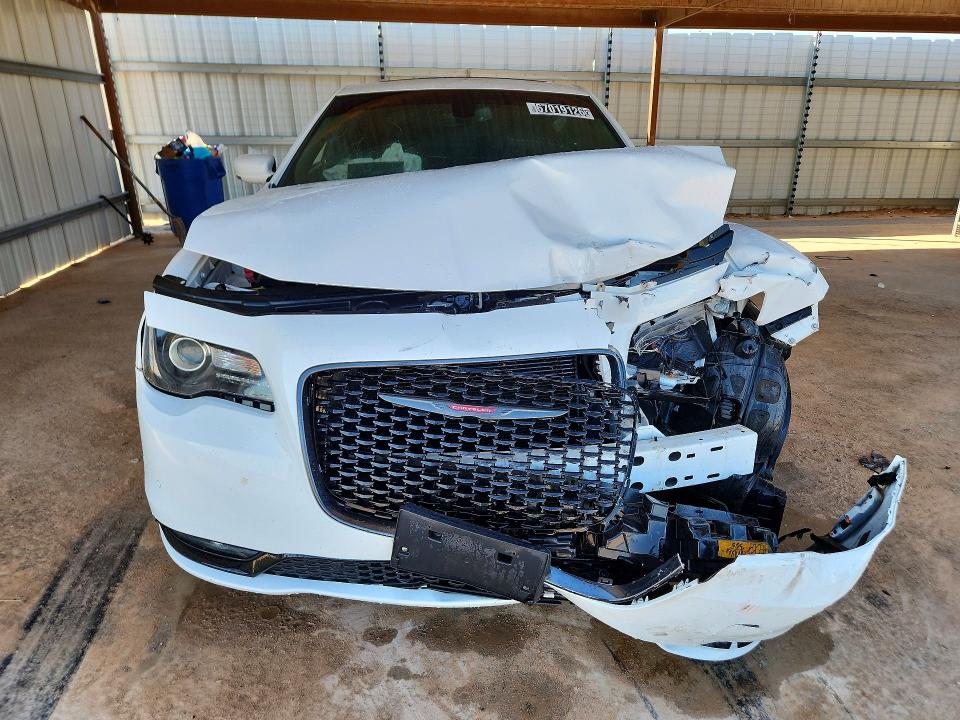 Photo 5 from auction – 2022 CHRYSLER 300 with VIN 2C3CCABG5NH127161