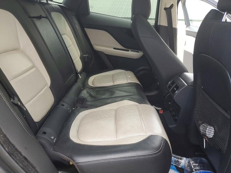 Photo 11 from auction – 2017 JAGUAR F-PACE with VIN SADCL2BV2HA886504