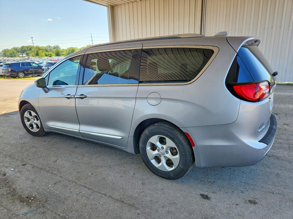 Zdjęcie 2 z aukcji – 2017 CHRYSLER PACIFICA z VIN 2C4RC1EG9HR840144
