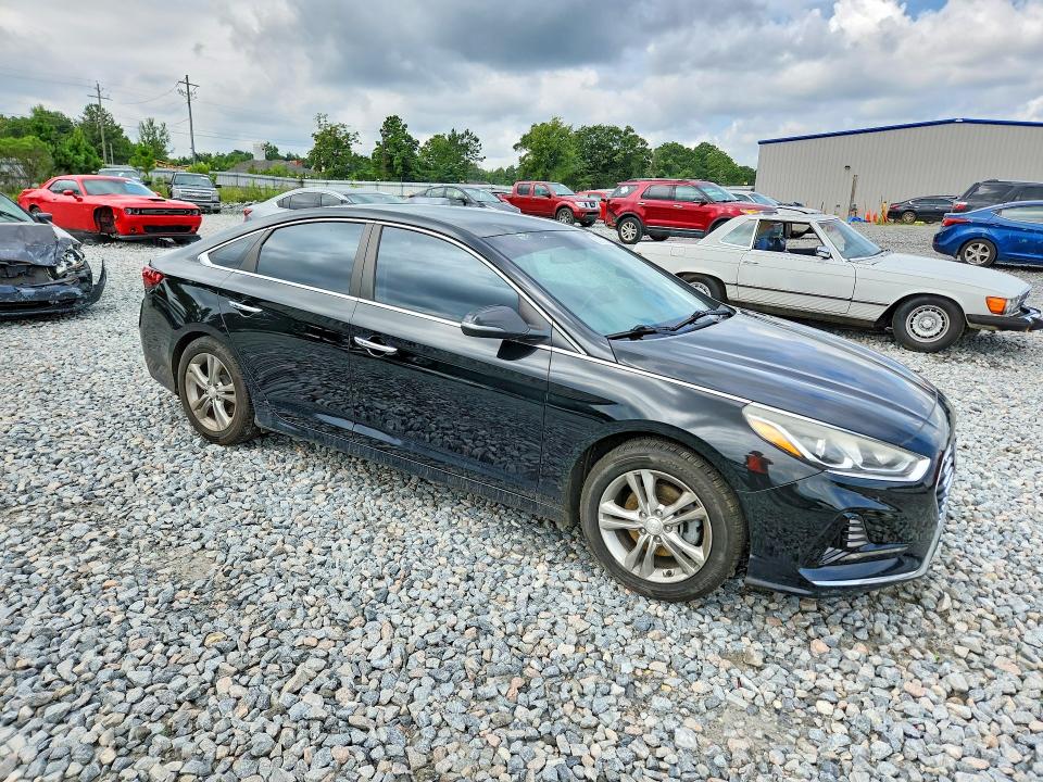 Photo 4 from auction – 2018 HYUNDAI SONATA with VIN 5NPE34AF8JH649864